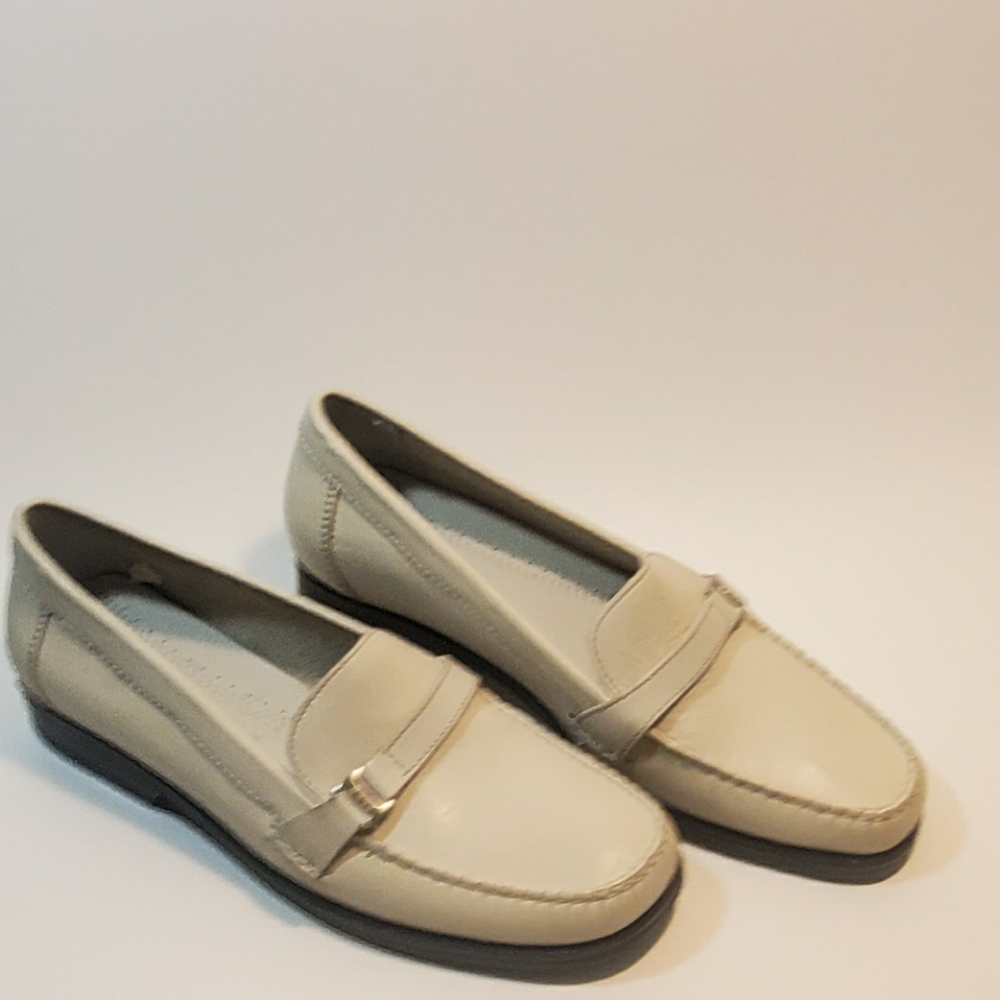 👠Cream Leather Bass Woodberry Loafers - Picture 3 of 7
